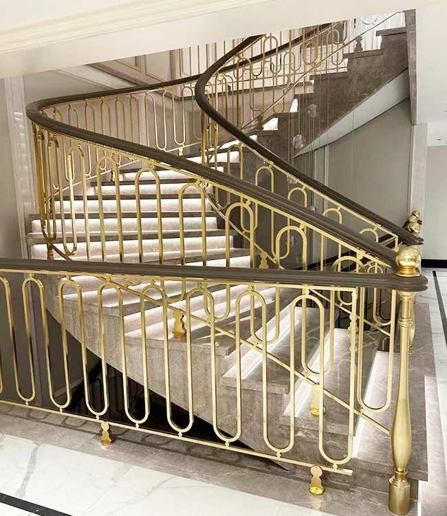Jaké jsou výhody luxusního designu z hliníkových úřezových schodišťových zábradlí na obyčejné?